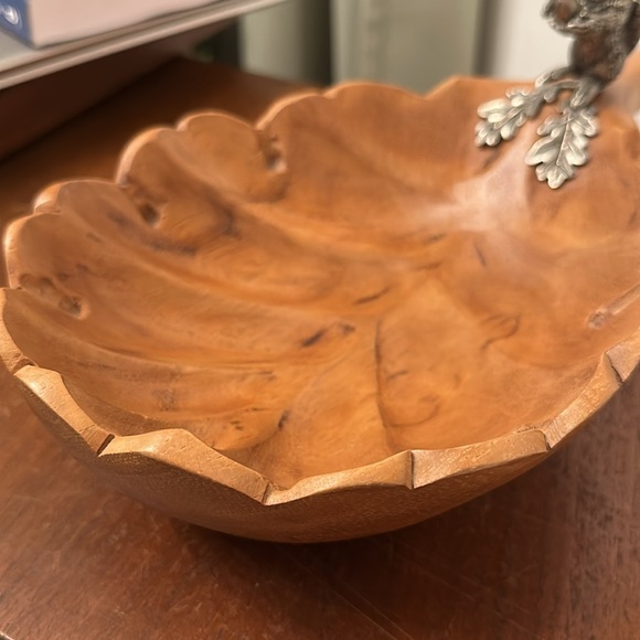 Vagabond squirrel nut bowl. - Picture 3 of 4